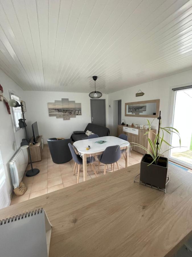 Petite Maison Au Calme, Dans Une Impasse L'Epine  Eksteriør bilde